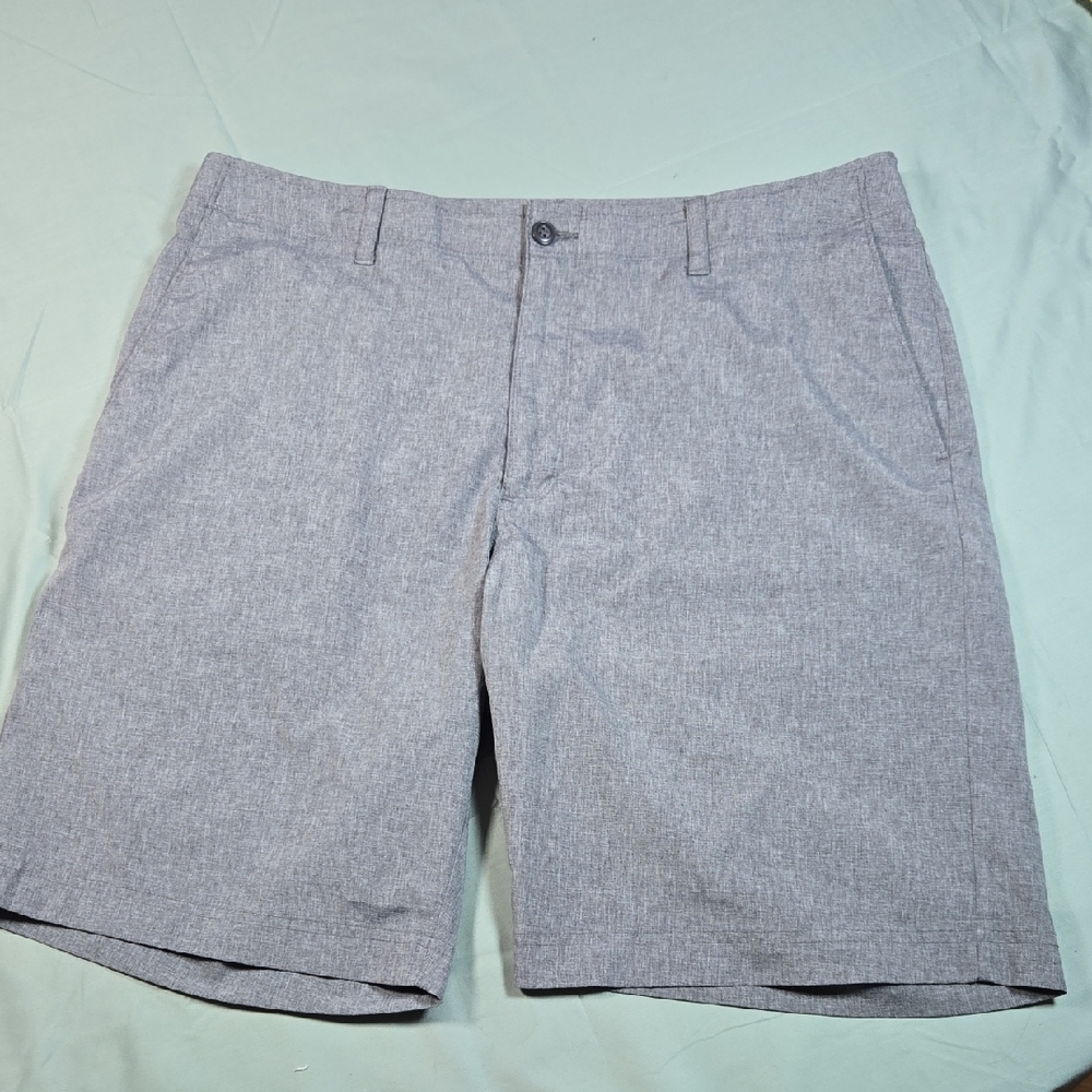 Men's PGA Tour Performance Gray Shorts Size 38